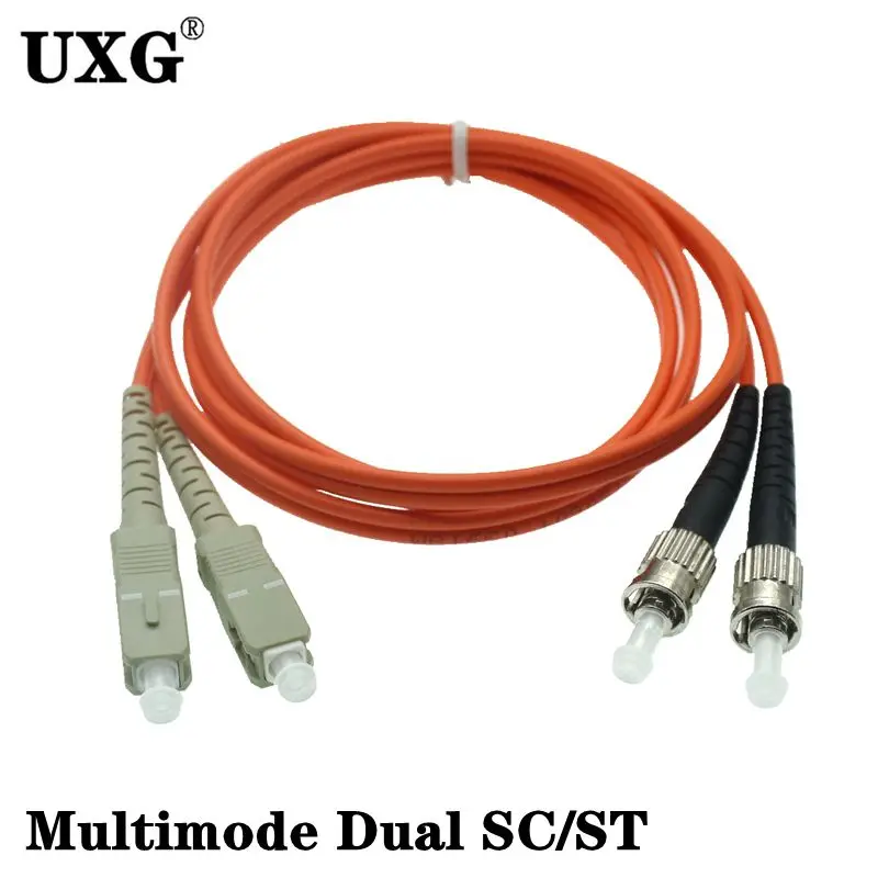 Un cable naranja con conectores negros