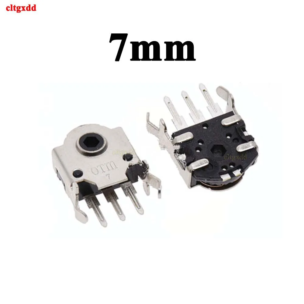 Un componente electrónico de 7 mm se muestra en un primer plano