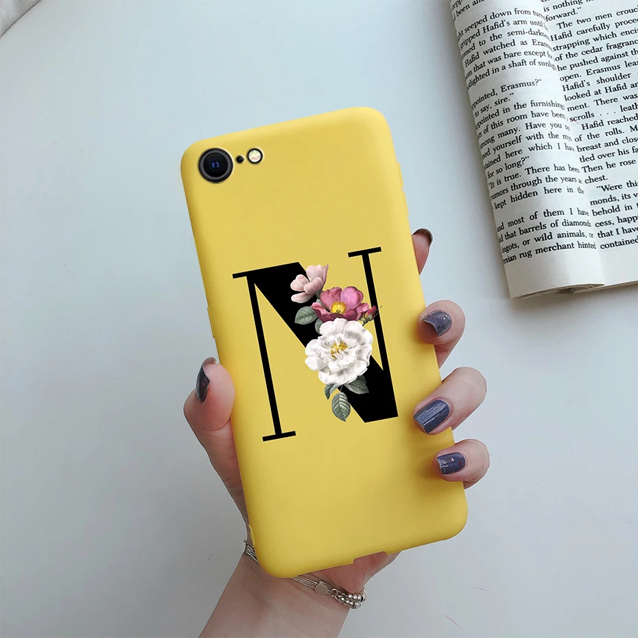 Funda de silicona con letras del alfabeto y flores para iPhone, carcasa suave para iPhone SE 2020, 6s, 7, 8 Plus, 2020 - imagen 4