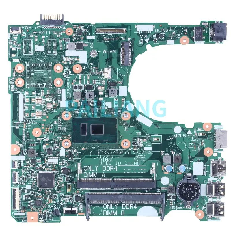 Una placa base de computadora verde con muchos componentes