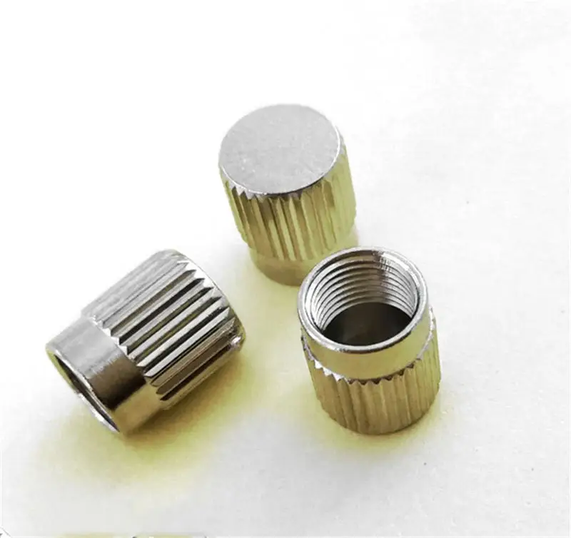 female without chain