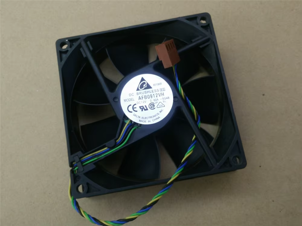 Ventilador CPU Delta 90mm 12V – Silencioso 4 pines Gaming