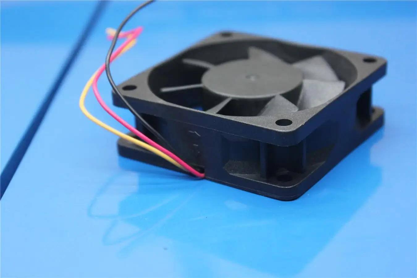 Ventilador de refrigeración de chasis de 3 cables, rodamiento de bolas doble, AD0612XB-C72GL Original, 12V, 0.31A, 6cm, 6020 - imagen 5