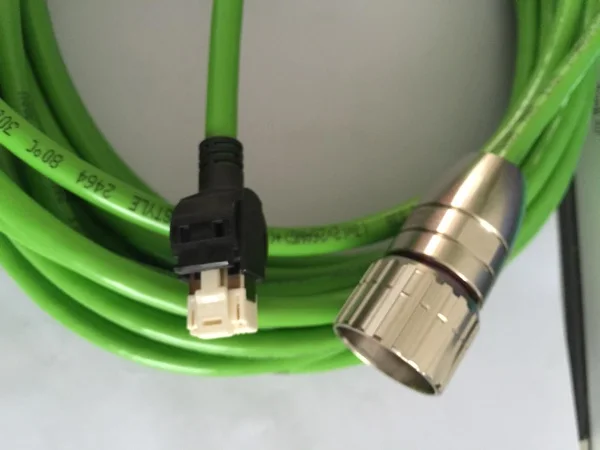 Schneider LXM32 Cable Codificador – Conexión Servomotor Industrial - imagen 2