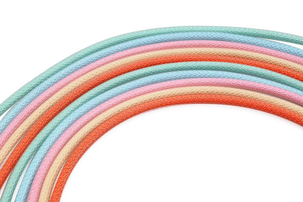 Cable USB-C de nailon trenzado con conectores chapados en oro - imagen 4