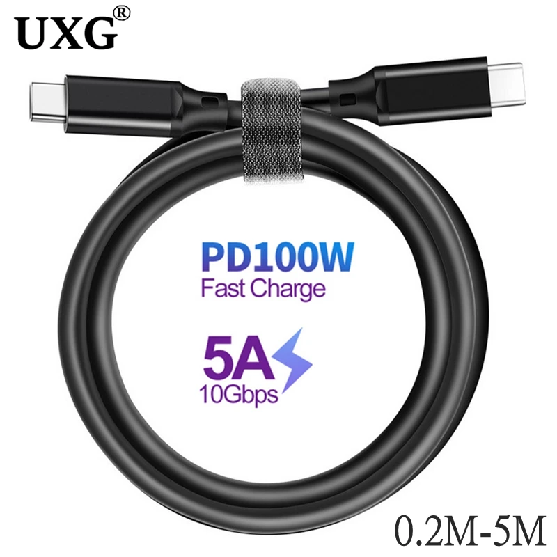 Un cordón negro con una etiqueta morada que dice PD100W 5A 100Mbps