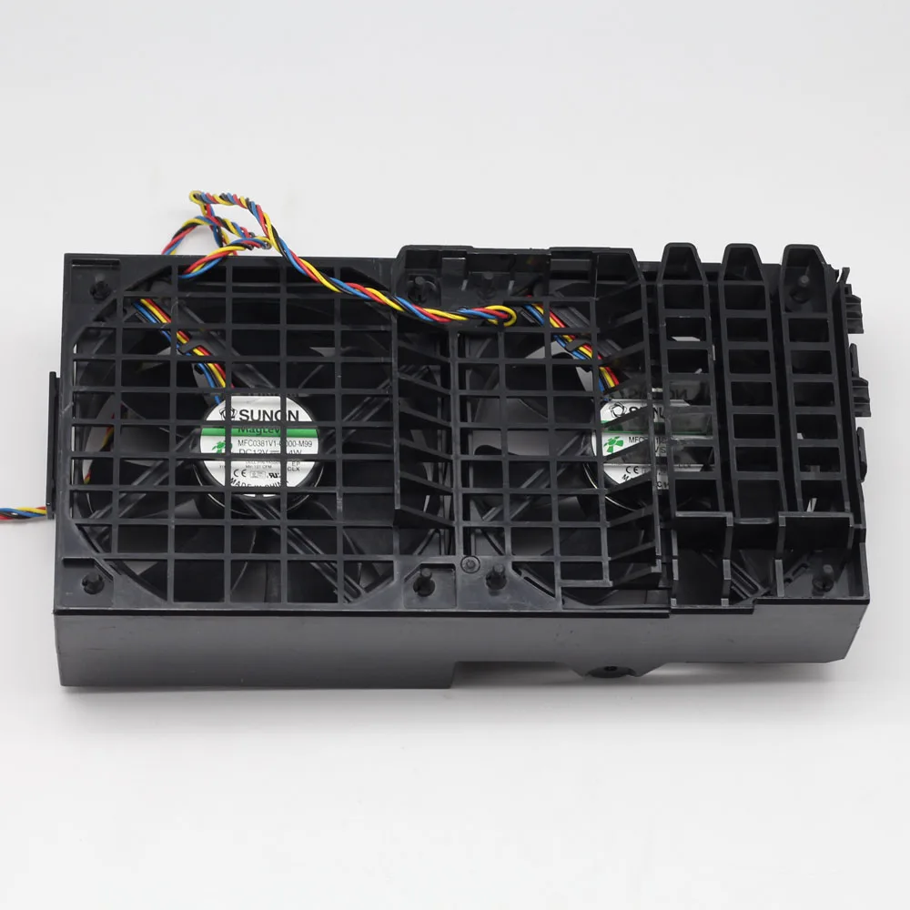 Un ventilador de computadora negro con cables conectados