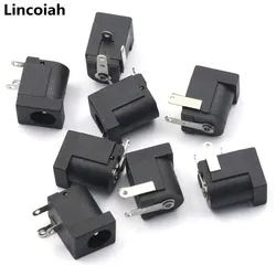 Conector DC-005 Barril 5,5mm Montaje PCB Ángulo Recto Negro