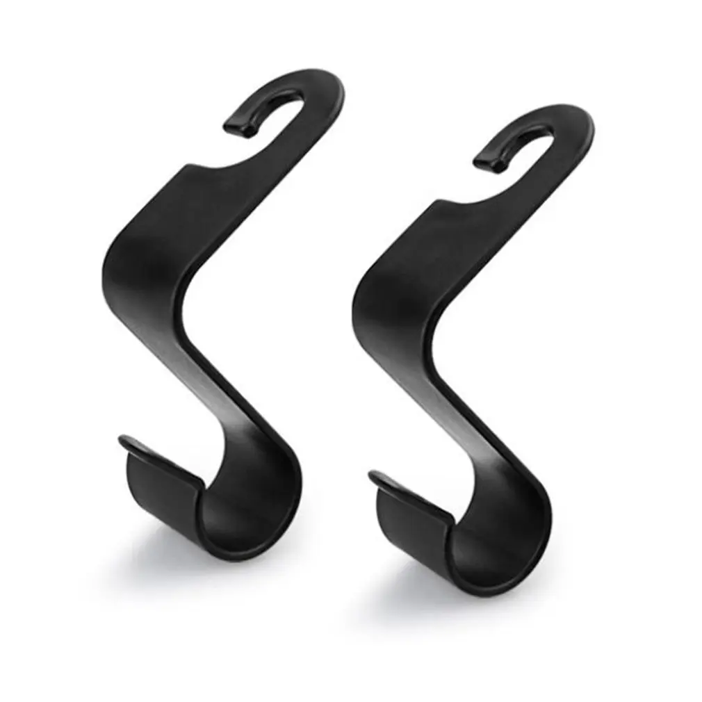 Dos ganchos negros con un anillo de metal
