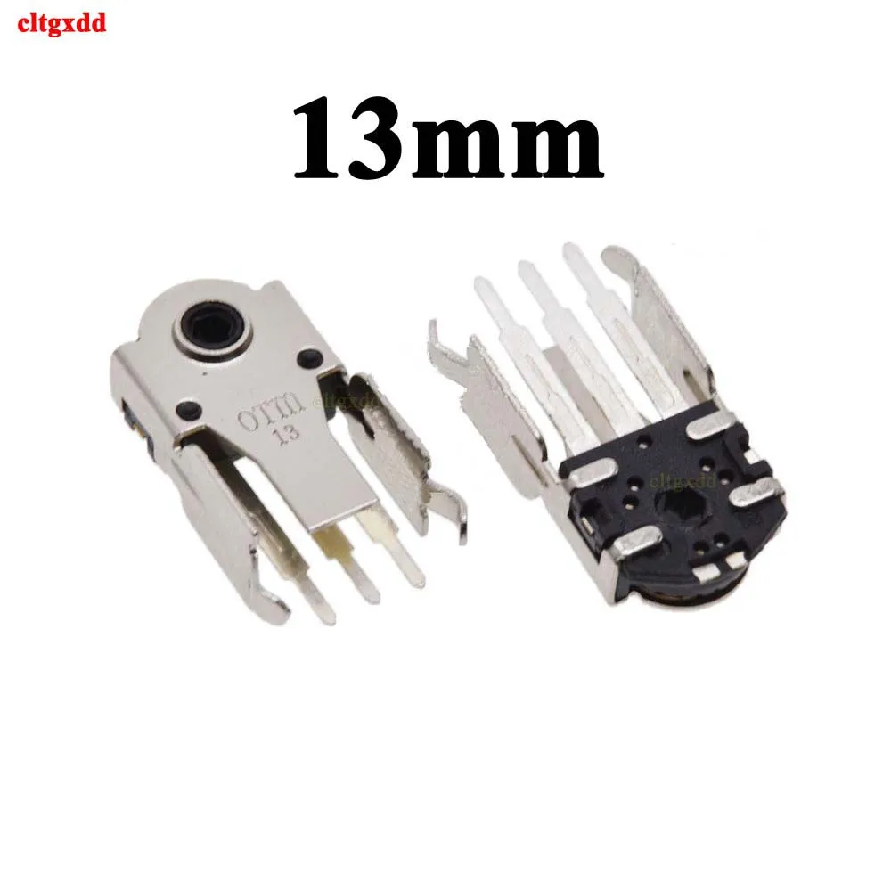 Un destornillador de 13 mm con un mango plateado y un mango negro