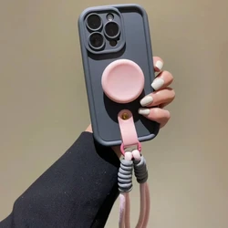 Funda Silicona iPhone con soporte y cordón muñeca anticaídas