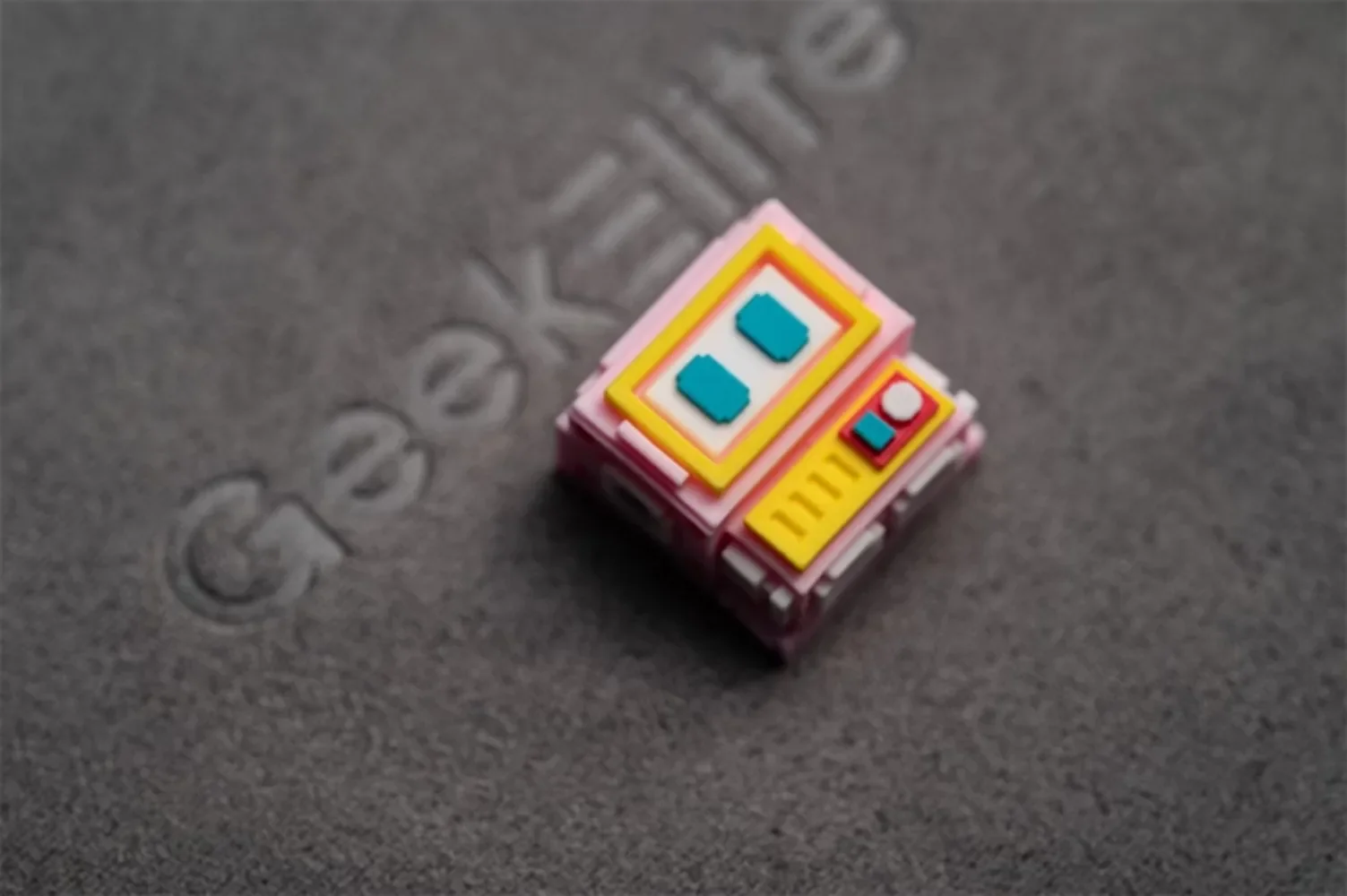 Bonitos teclas Retro, Robot rosa, teclas de teclado mecánico, accesorios, teclas personalizadas de resina de dibujos animados de color amarillo y rosa, regalo para niñas - imagen 3