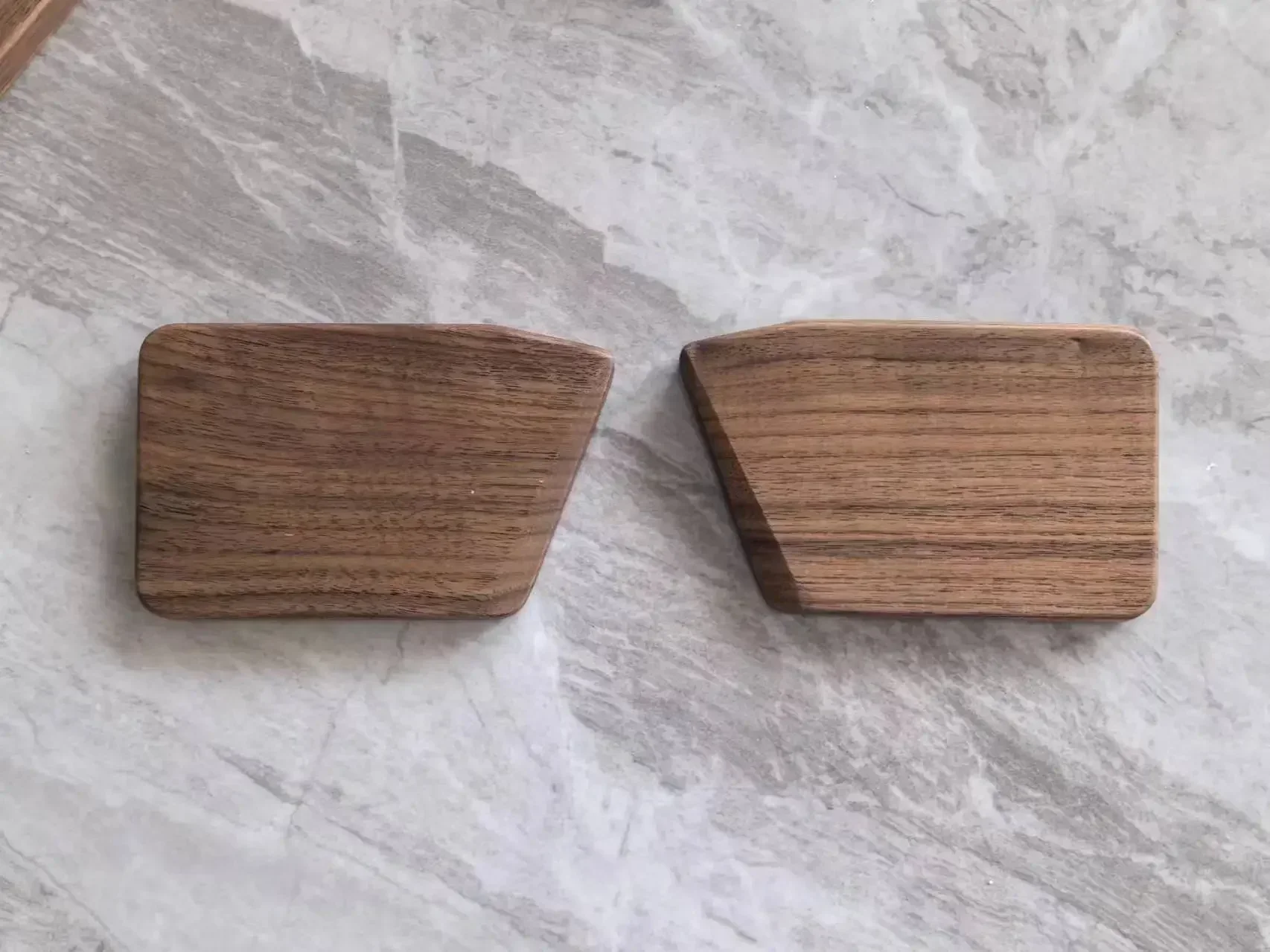 Walnut wood Split