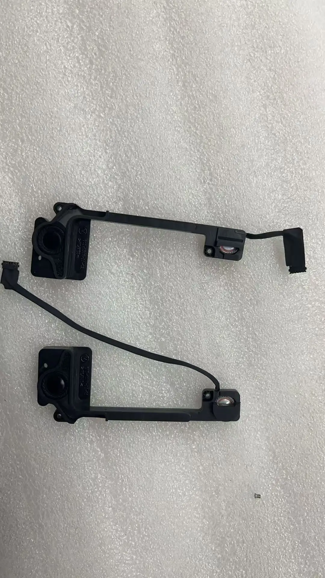 Altavoz Original MacBook Pro 13" Retina A1502 2013-2015 - imagen 5