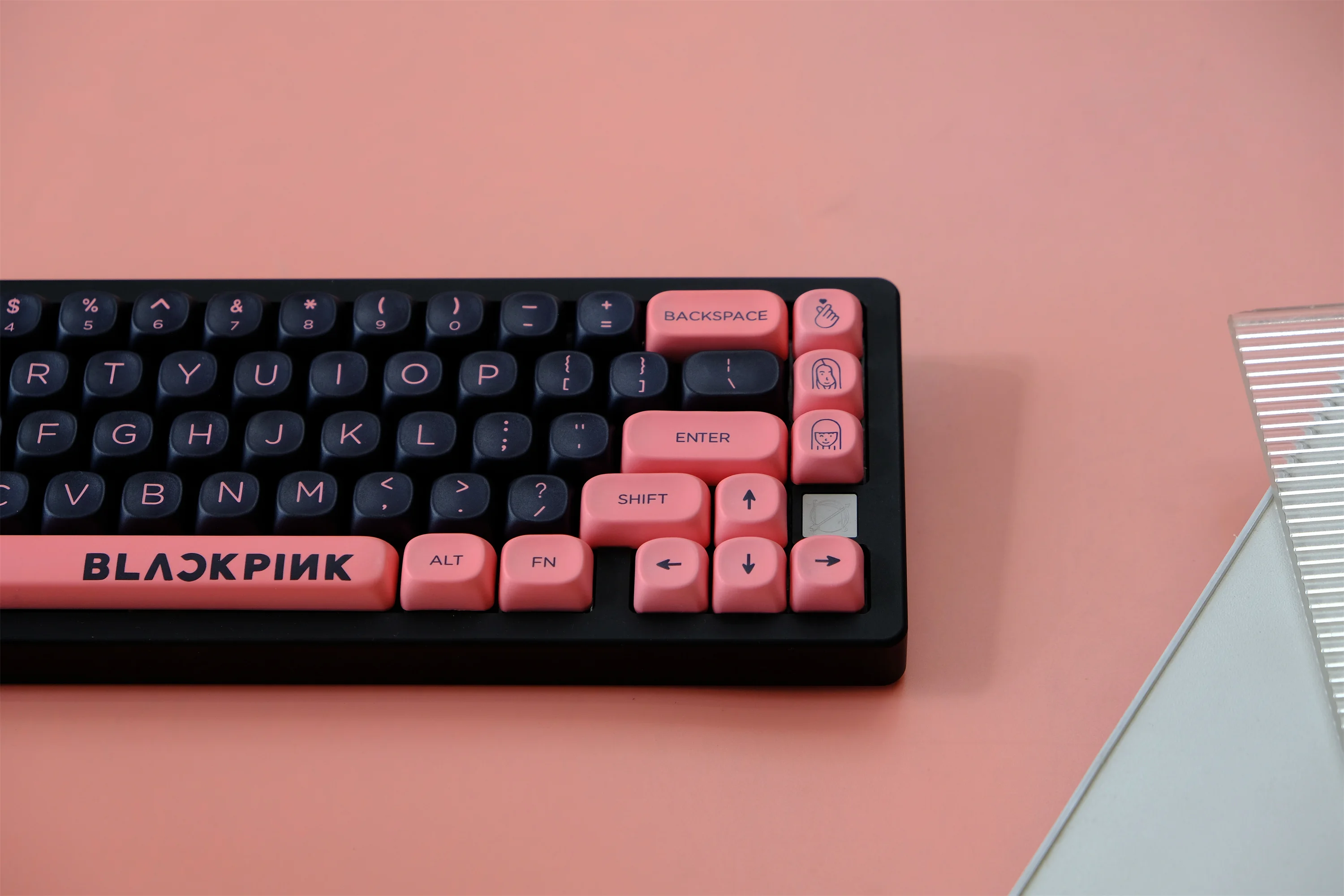Juego de teclas de 132 teclas, Material PBT, perfil MOA, DYE-SUB, personalizado para teclado mecánico CHERRY MX Switch, color negro y rosa - imagen 5