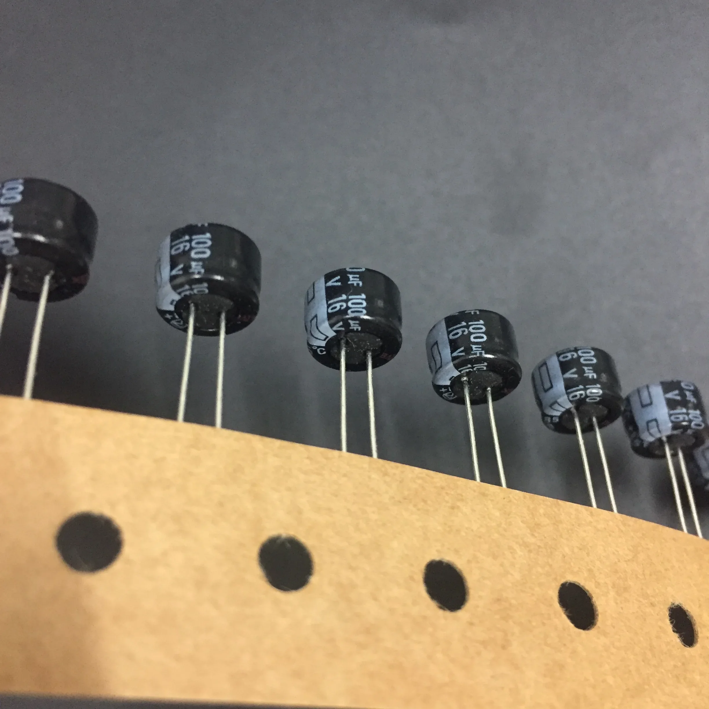 Condensador electrolítico de aluminio de alta calidad, serie KS Pana de 8x5mm, 10 piezas/100 piezas, 100uF, 16V, 16V100uF