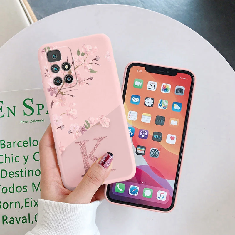 Funda con letra inicial A Z para Redmi 10 4G, Funda trasera de silicona suave con flor rosa para Xiaomi Redmi10, Coque, parachoques, carcasa para pareja - imagen 3