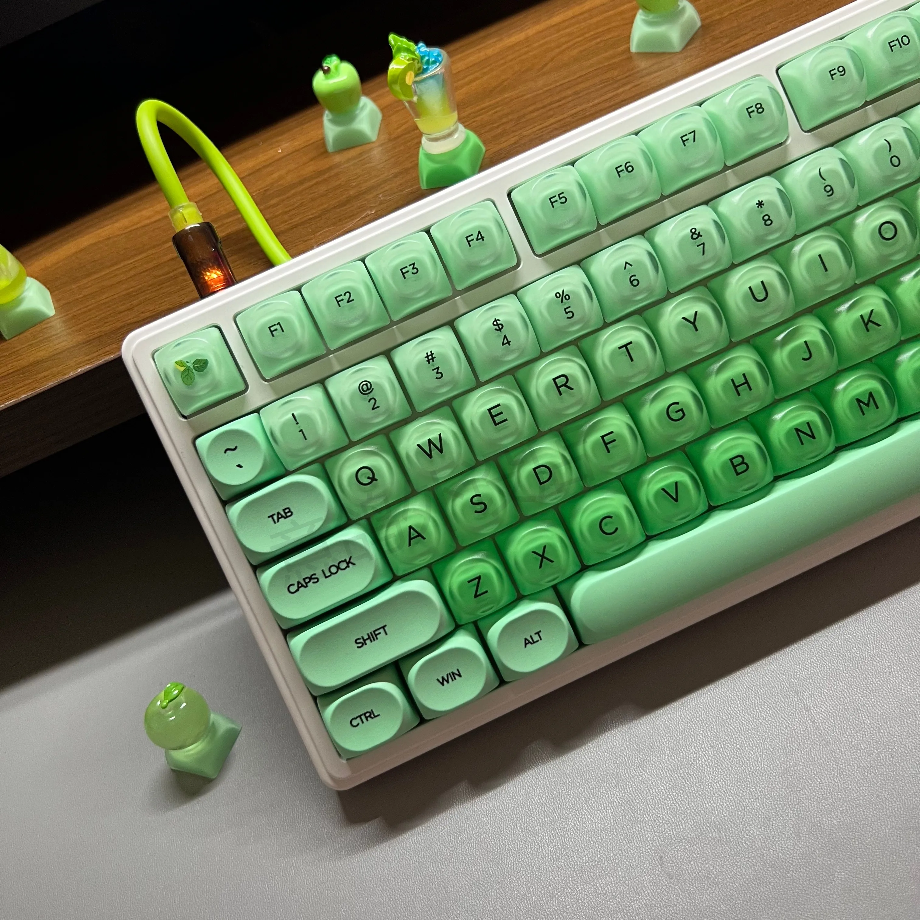 Juego de teclas pequeñas de gelatina de lima, Material PBT + PC, teclas translúcidas redondas bonitas verdes para teclado mecánico 61/68/75/87/98/108 - imagen 2