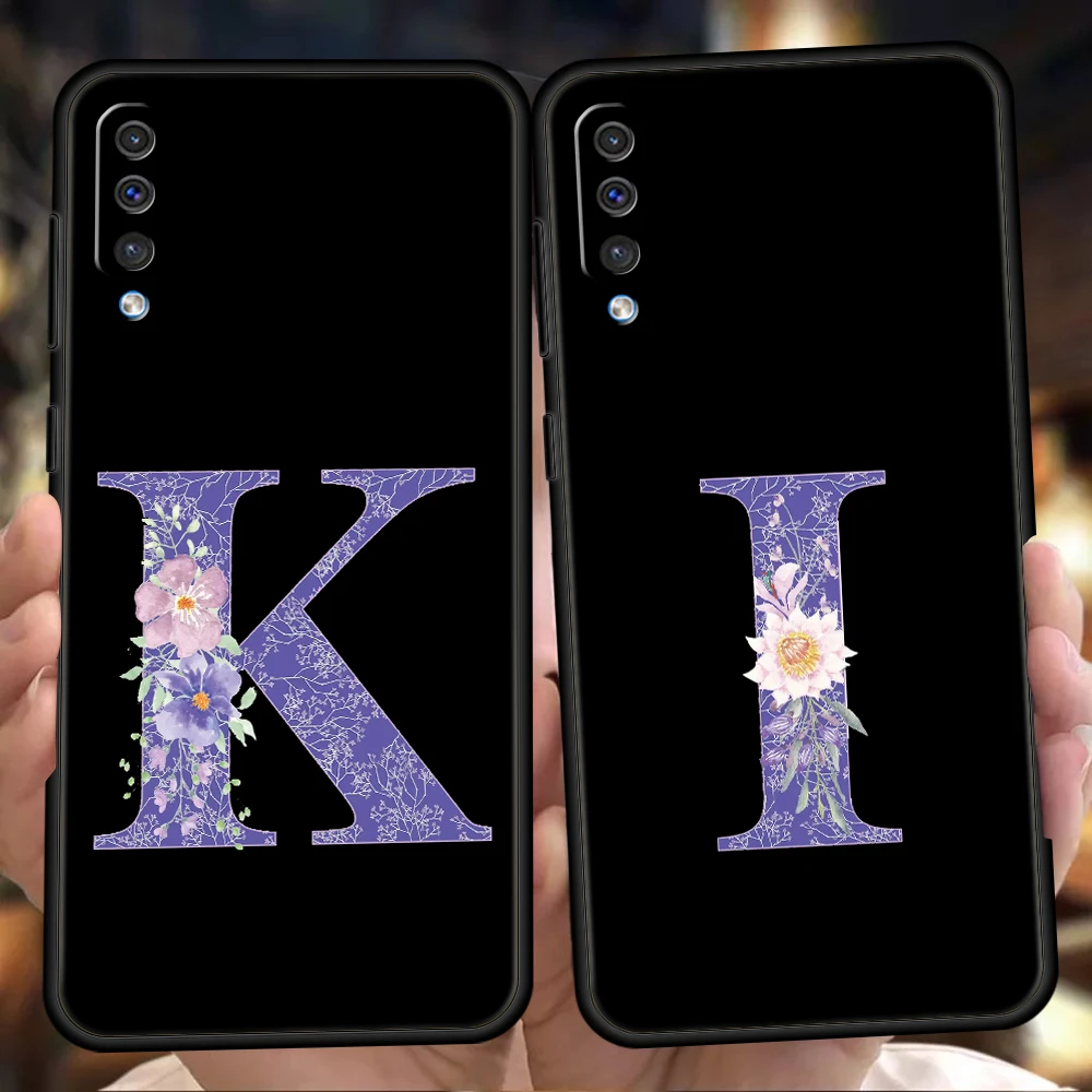 Funda con flor Retro con letras iniciales para Samsung A56 A36 A26 A24 A16 A14 A12 A32 A70 A22 A30 A40 A34 A54 A42 A52 A04s A06 5G