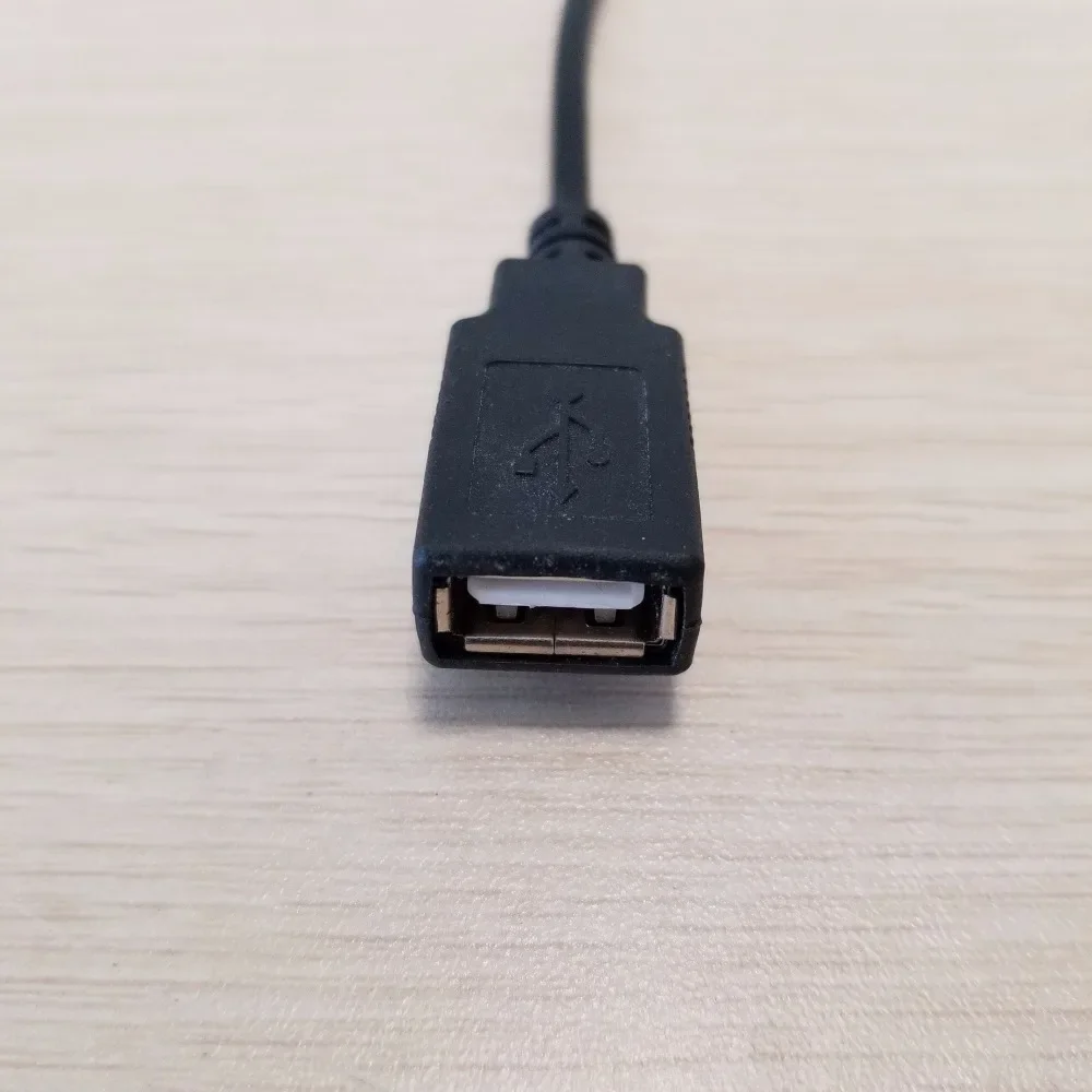 Cable Molex a USB A Hembra 5V 2Pin 35cm para PC - imagen 3