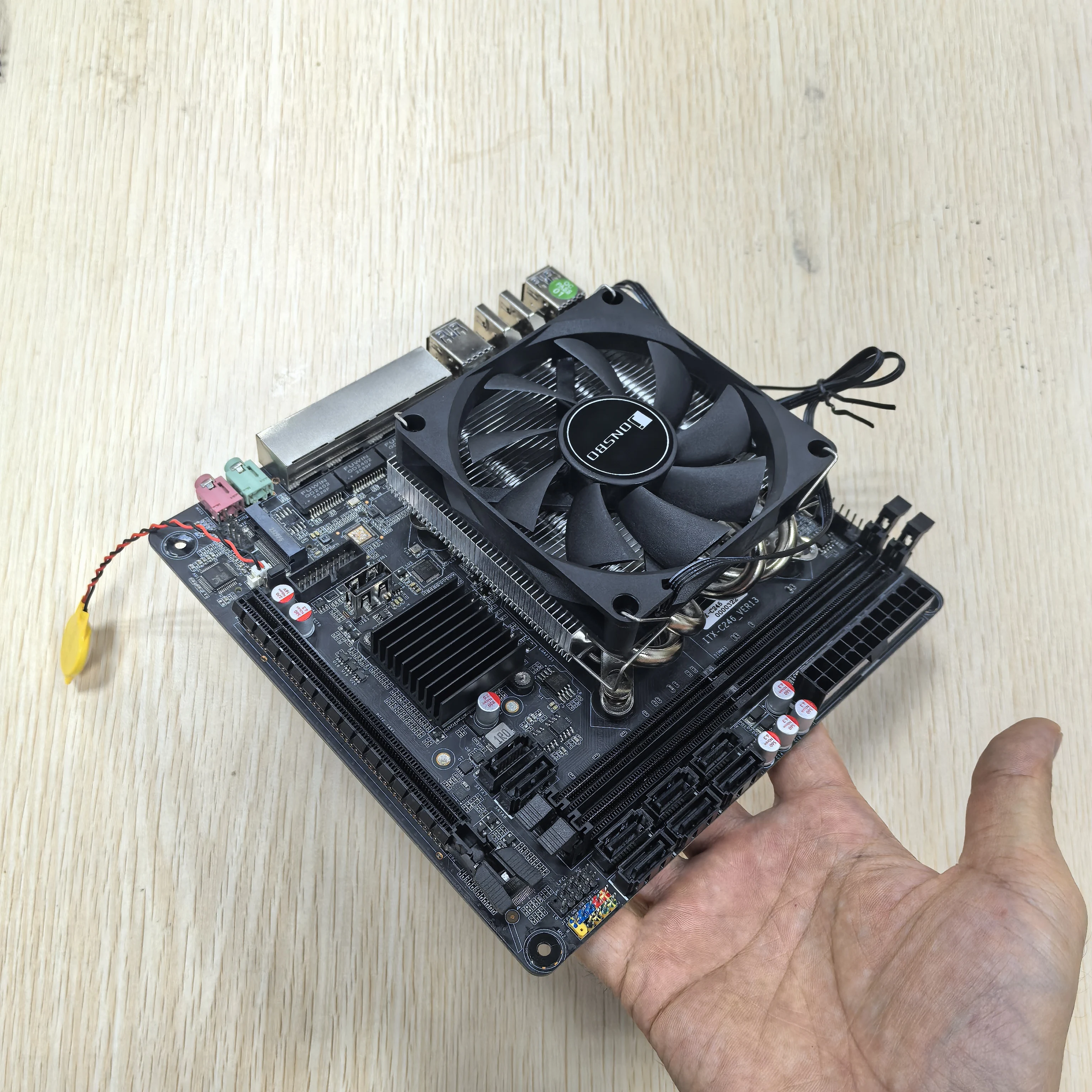 Placa base C246 8 SATA NAS i219 Vpro Gigabit LAN con 3 * i226v 2,5G LAN 2 * ranura DDR4 3 * ranura M.2 PCIE X16 con E-2124/E-2124G - imagen 3