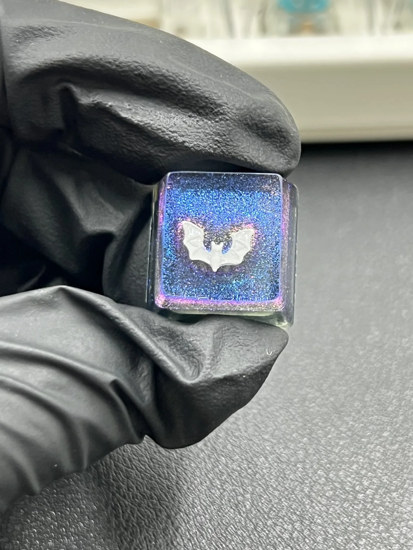 Pegamento de gota de resina transparente para Halloween, teclas con personalidad de murciélago, eje transversal, teclado mecánico, 1 Uds. - imagen 5