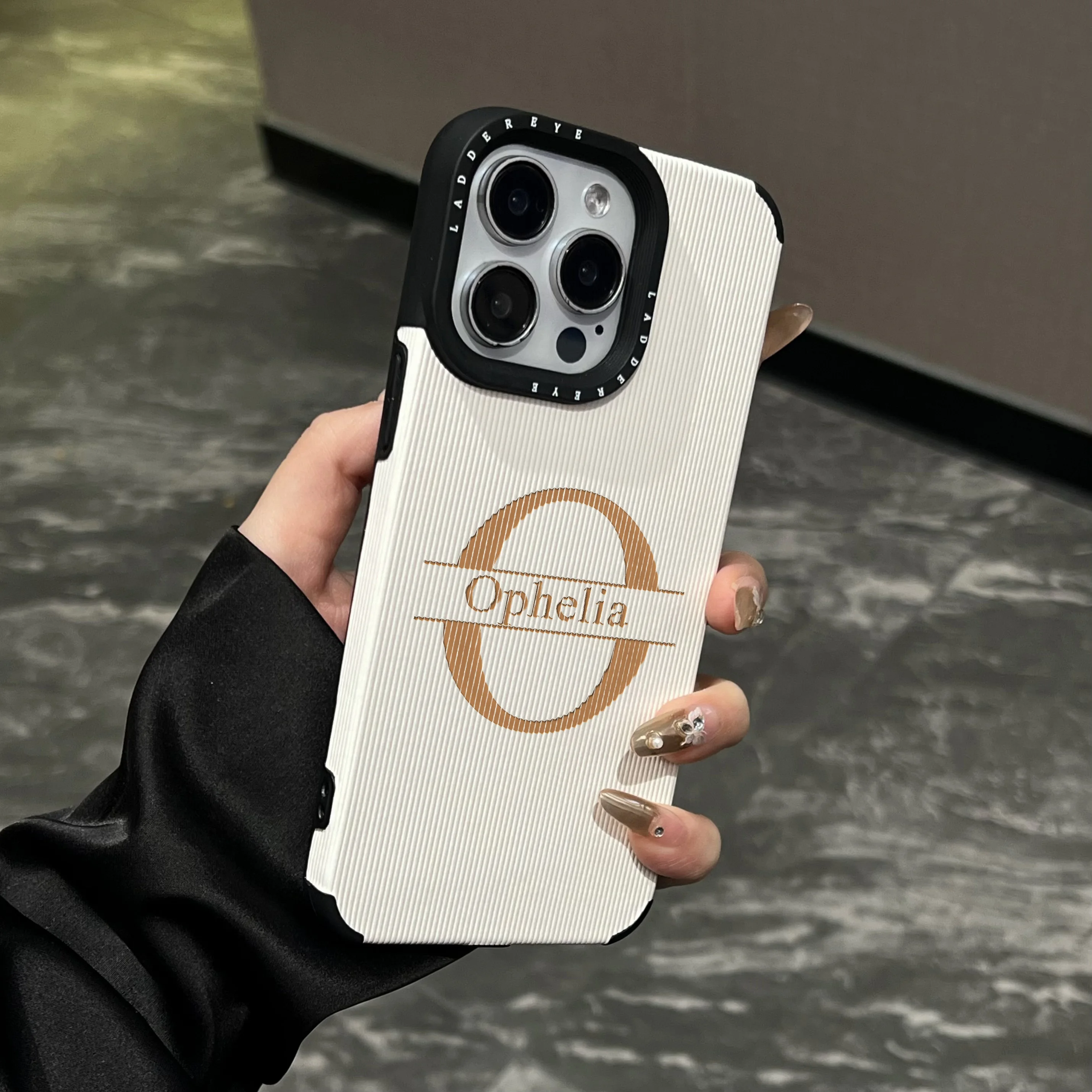 Funda personalizada con nombre y letras para iPhone 11, 12, 13, 14, 15 16 Pro Max Plus, cubierta de rayas verticales con grabado láser de lujo - imagen 3