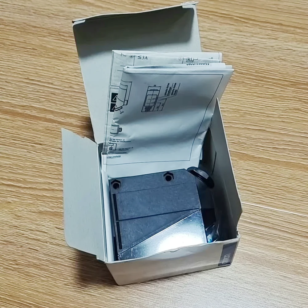 Sensor de interruptor fotoeléctrico, E3JM-R4M4T - imagen 2