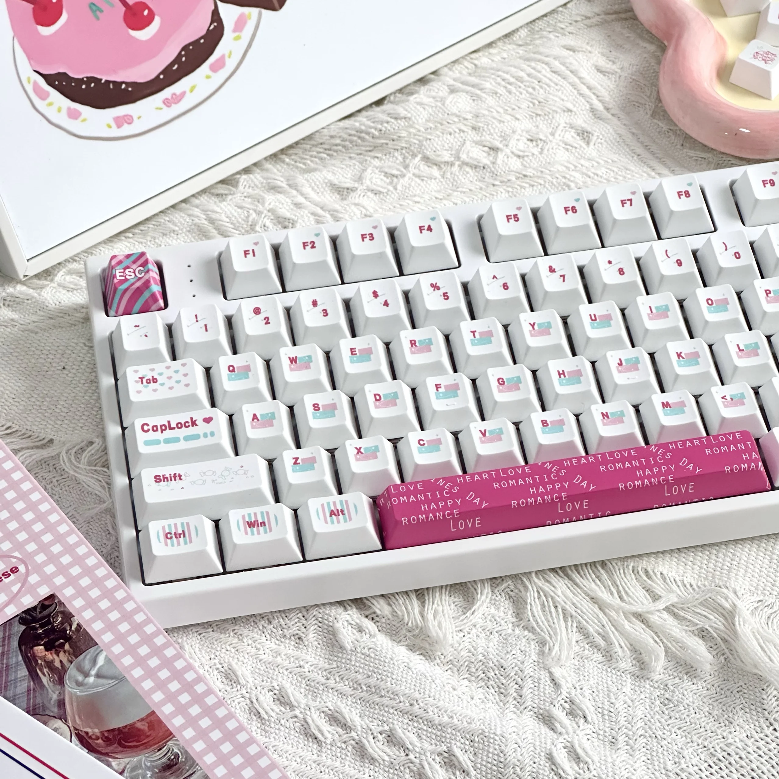 Juego de teclas con tema blanco y rosa, perfil de cereza PBT, 136 teclas, teclas originales personalizadas hechas a mano para accesorios de teclado mecánico, regalo