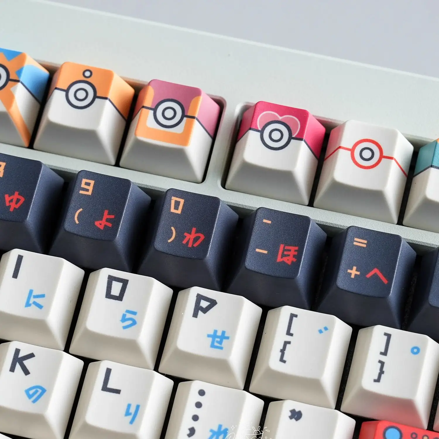 Anime periférico Pokemon Pokeball teclado teclas teclados mecánicos decoración única fábrica cereza altura R4 Gameboy regalo - imagen 3