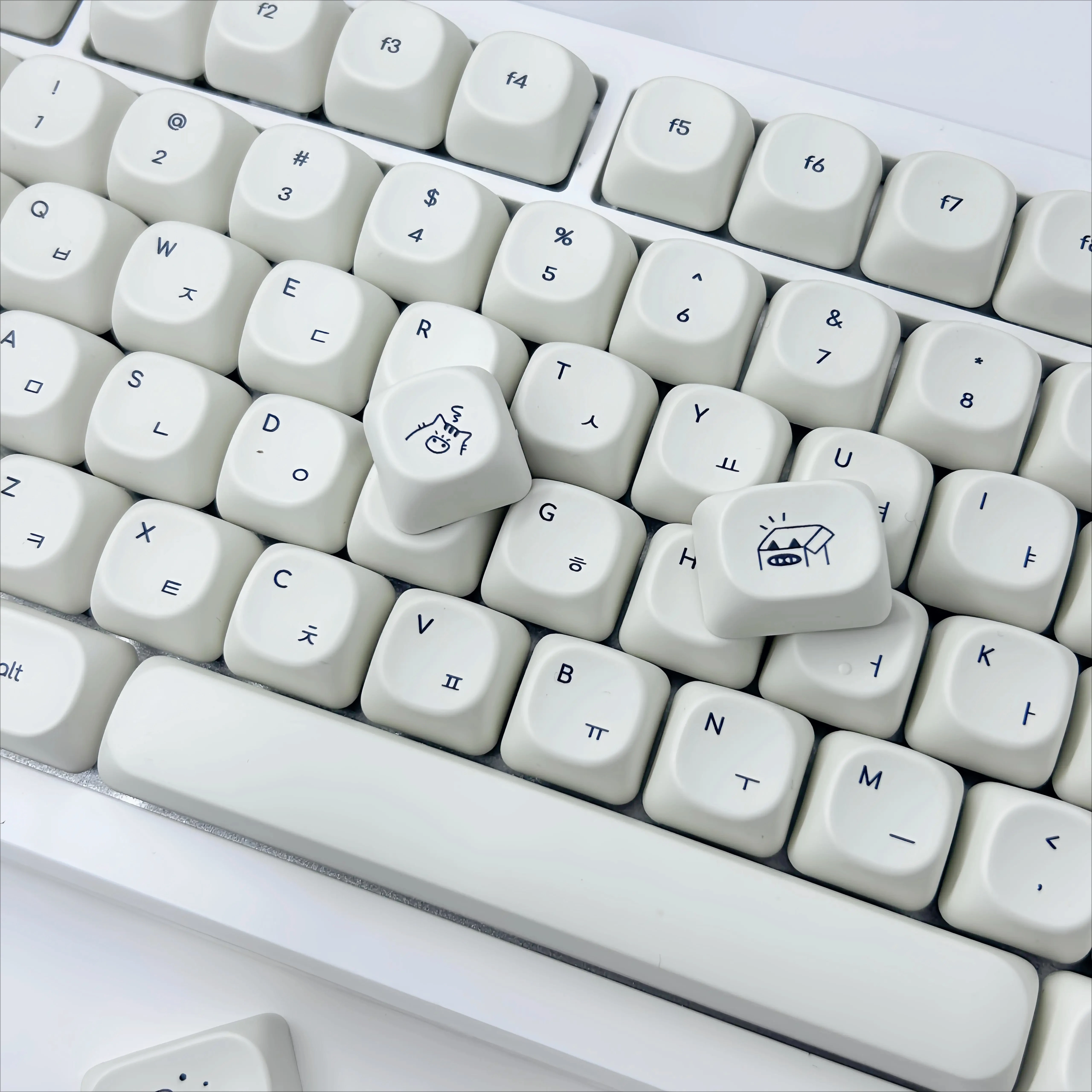 Teclas coreanas con tema de gato, tapa redonda con perfil MOA, sublimación térmica PBT, teclas colgantes blancas leche para teclado mecánico