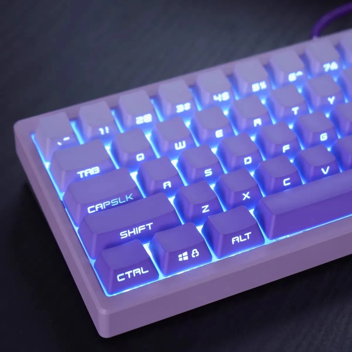 Sublimación de tinte, hermosas teclas moradas de ensueño, Material PBT grabado lateral, 134 teclas, perfil OEM para teclas de teclado mecánico