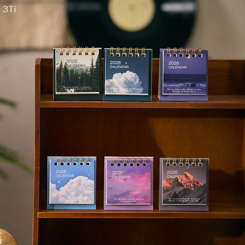 4.2026 Mini calendario planificador con cubierta retro escénica: accesorio de escritorio ideal para decoración de oficina y escuela, regalo perfecto
