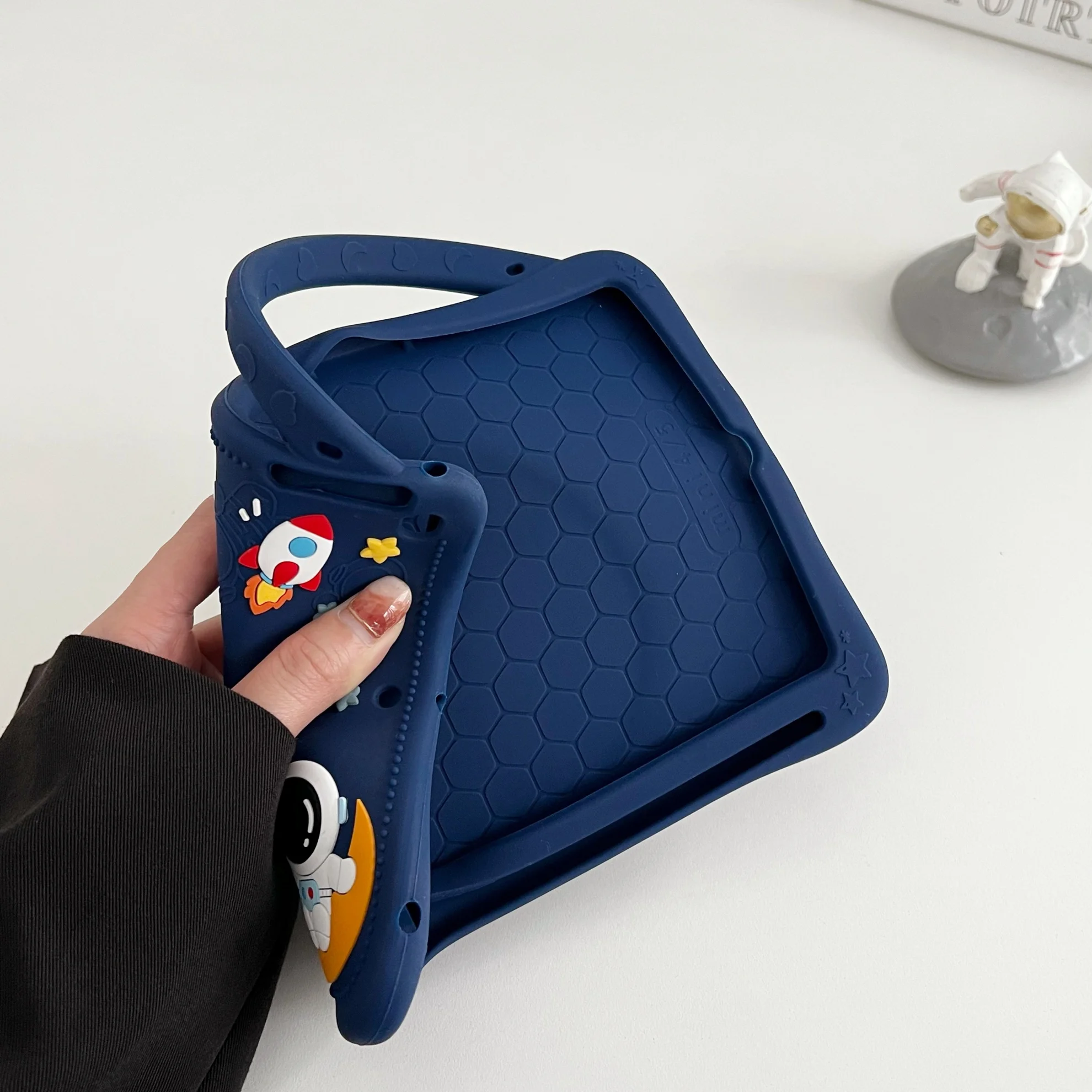 Funda giratoria 360 para Lenovo Xiaoxin Pad 2024 Tab M11 TB-330FU TB-331FC, Funda de silicona suave de 11 pulgadas con soporte para niños, Funda de astronauta - imagen 4