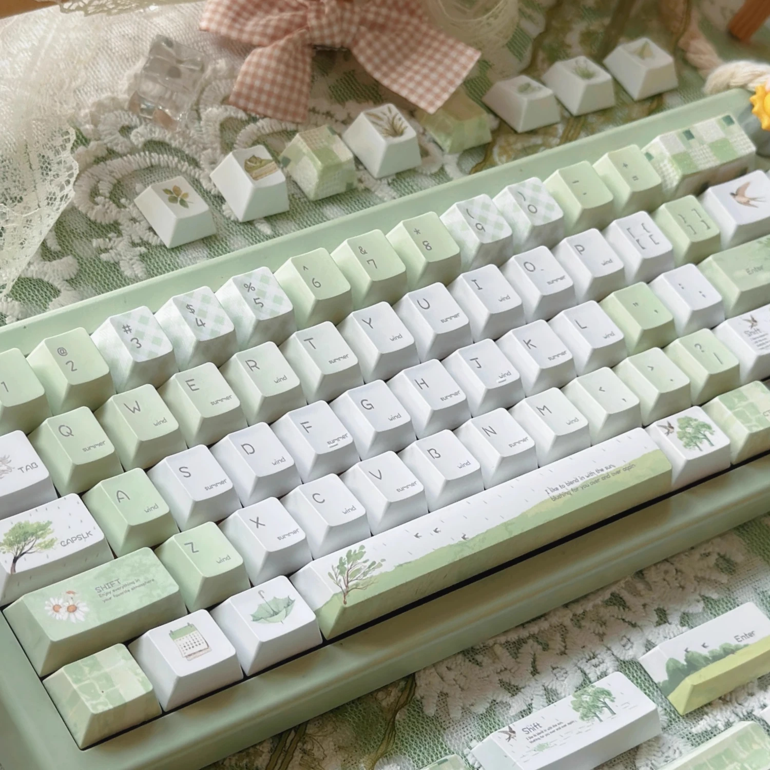 Teclas de lluvia de verano verde claro, perfil de cereza PBT, sublimación térmica de cinco lados, bonitas teclas para teclado mecánico, 130 teclas - imagen 5