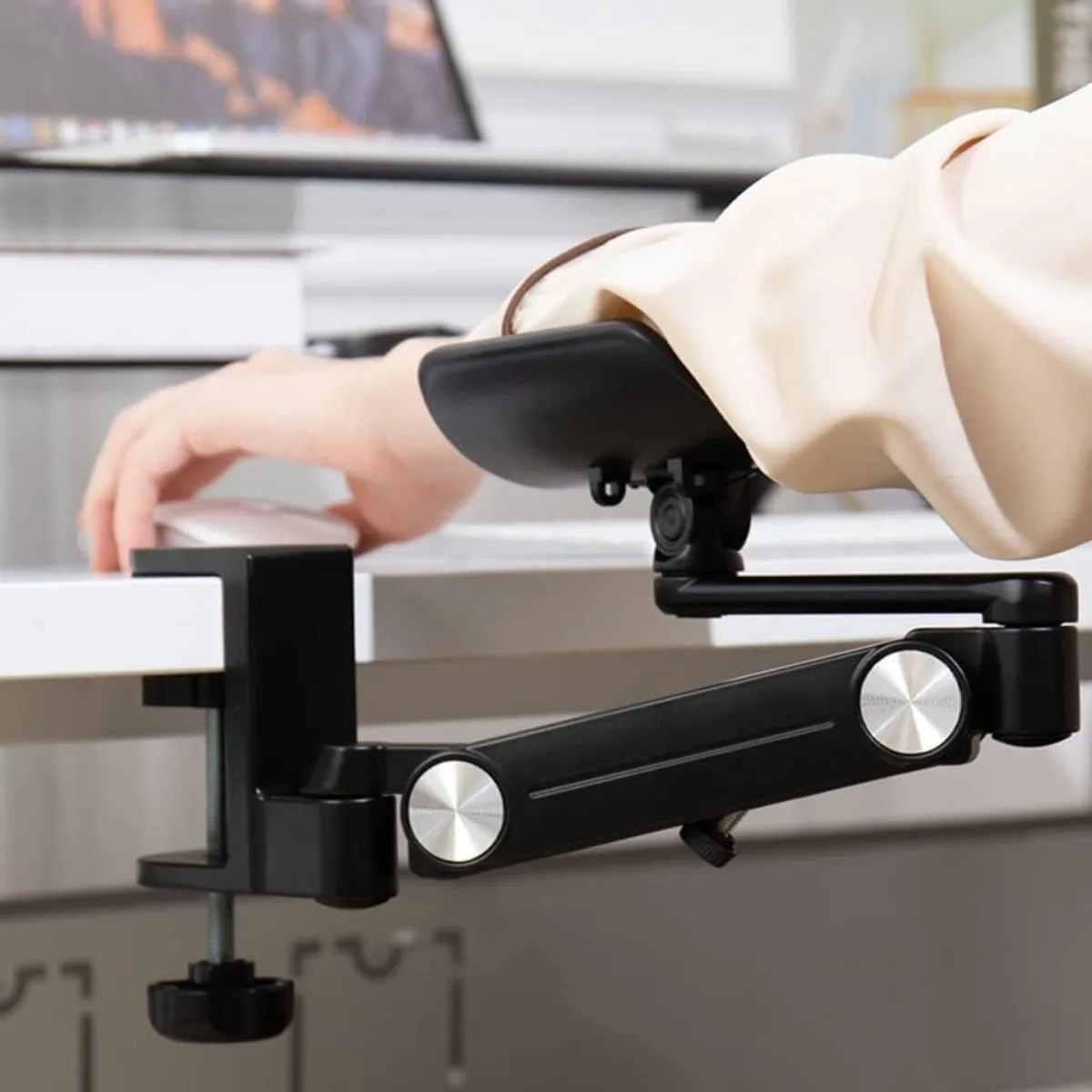 Reposabrazos ergonómico negro para escritorio
