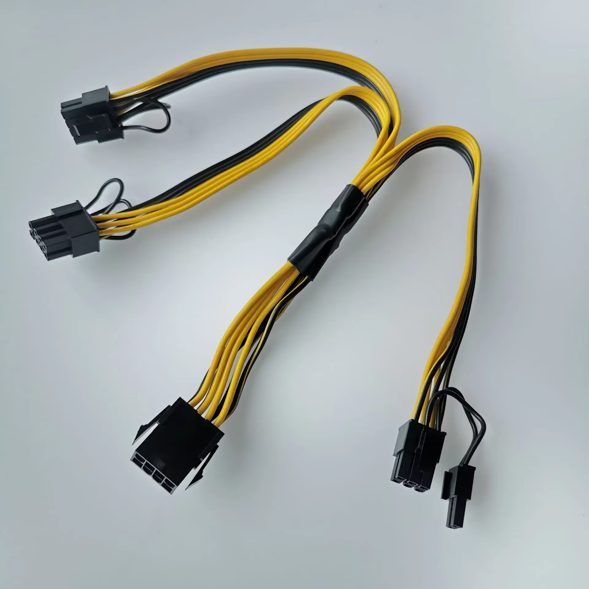 Cable Divisor Energía 8 Pines a 3 Puertos PCIe 16 y 18 AWG - imagen 5