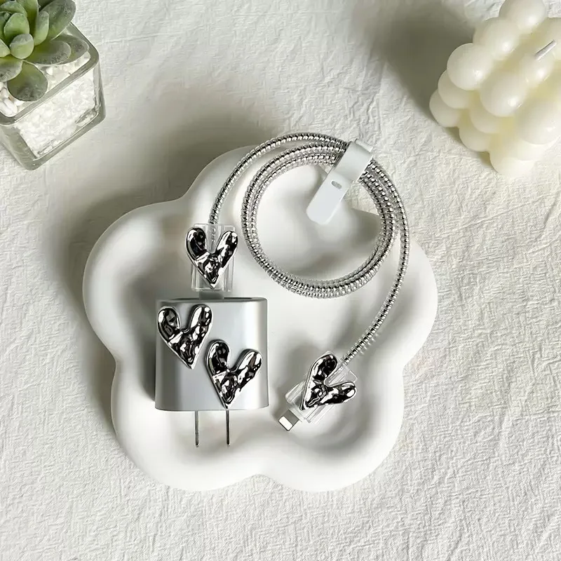 Para Apple Charger 18/20W 3D cubierta protectora plateada con forma de corazón para iPhone 16 15 14 PM adaptador de corriente funda de silicona enrollador de Cable K - imagen 3