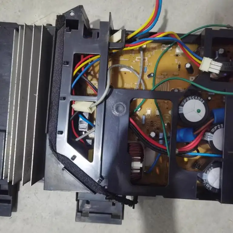 Adecuado para aire acondicionado Panasonic, placa principal de control de conversión de frecuencia de máquina externa A 744497   A 744498