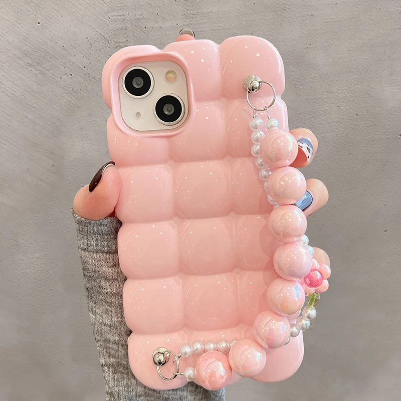 Funda iPhone 17 Pro Max con pulsera de perlas y cadena 3D hielo - imagen 2