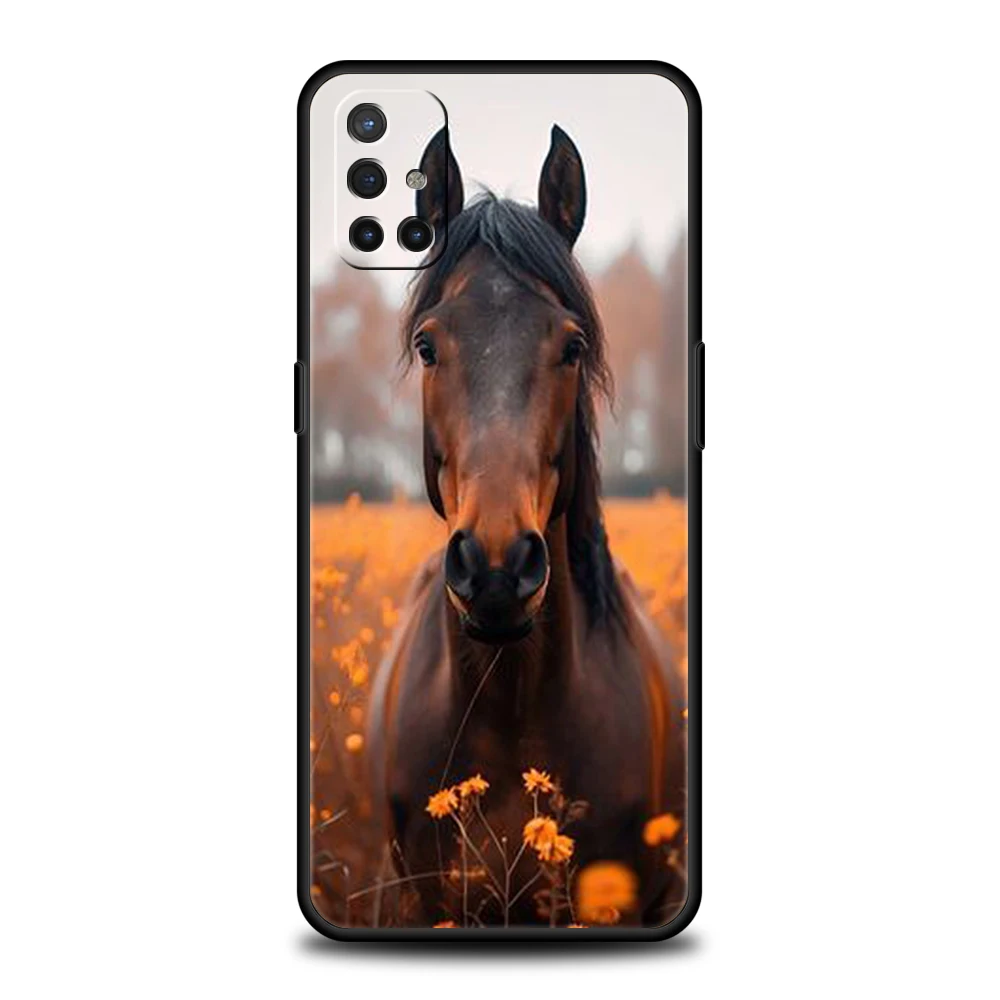 Funda de teléfono para OnePlus 13 12 11 10 9 Pro 9T 13R 12R 10R 9RT 10T 8T 8 Nord 2T CE 2 3 5G N30 cubierta negro blanco caballos galopando - imagen 2