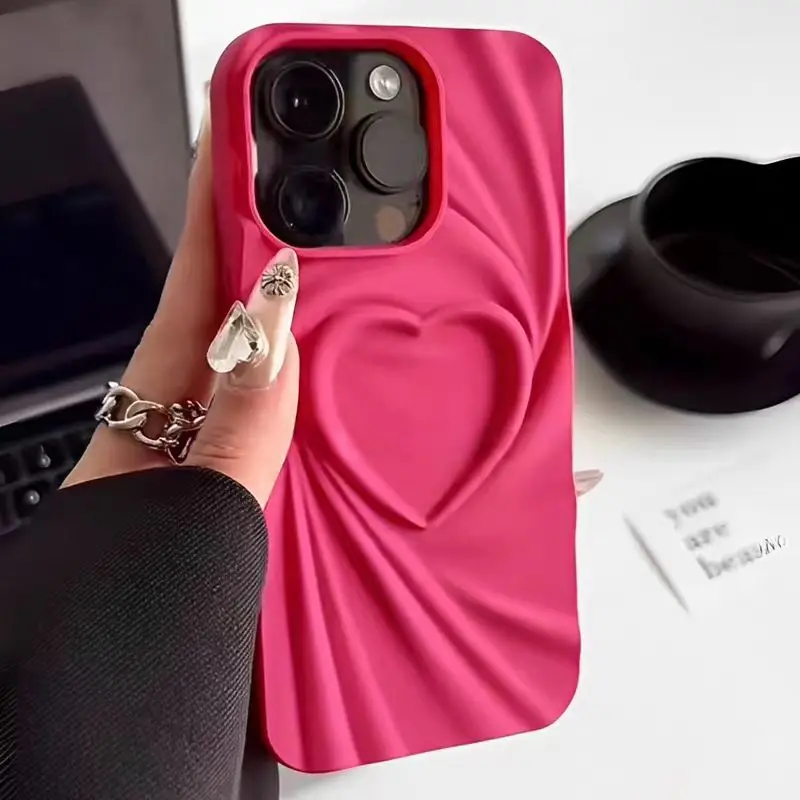 Funda de teléfono de silicona con forma de corazón de amor 3D arrugada plegable a la moda para iPhone 14 15 16 Pro Max Plus 11 12 13 ProMax cubierta completa mate suave - imagen 4