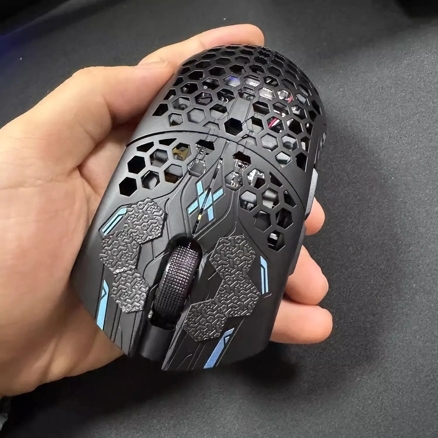 1 Juego de pegatinas antideslizantes para ratón Ultragrip DIY, tapas para llaves, cinta hexagonal antideslizante antisudor, poliuretano ultrafino - imagen 4