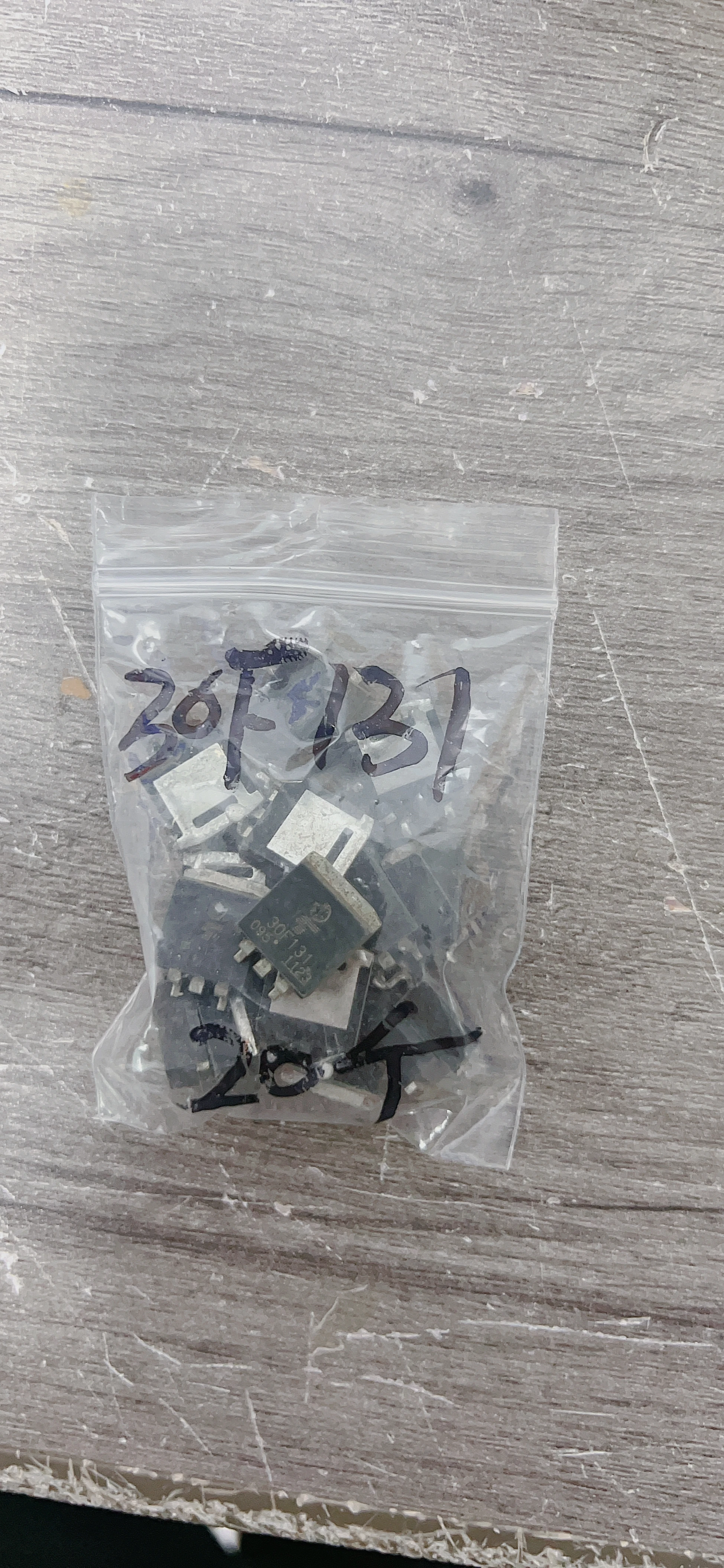 30F131 GT30F131 LCD IGBT 360V 200A SMT TO-263 Medido y Aprobado 20PCS -1 lote