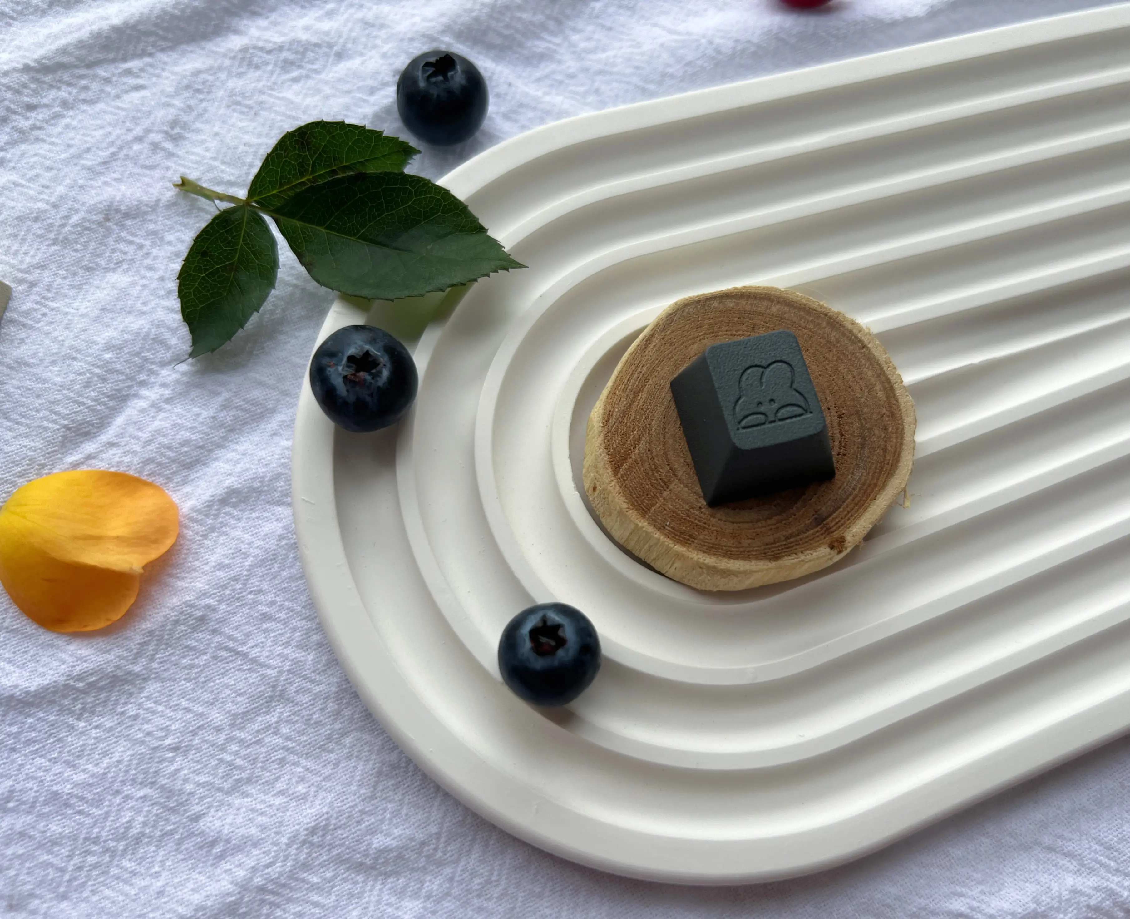 Lindo Metal de dibujos animados CNC aluminio conejo Keycap DIY ESC cereza perfil R4 teclas para teclado de juegos MX eje dedicado Metal Keycap - imagen 5