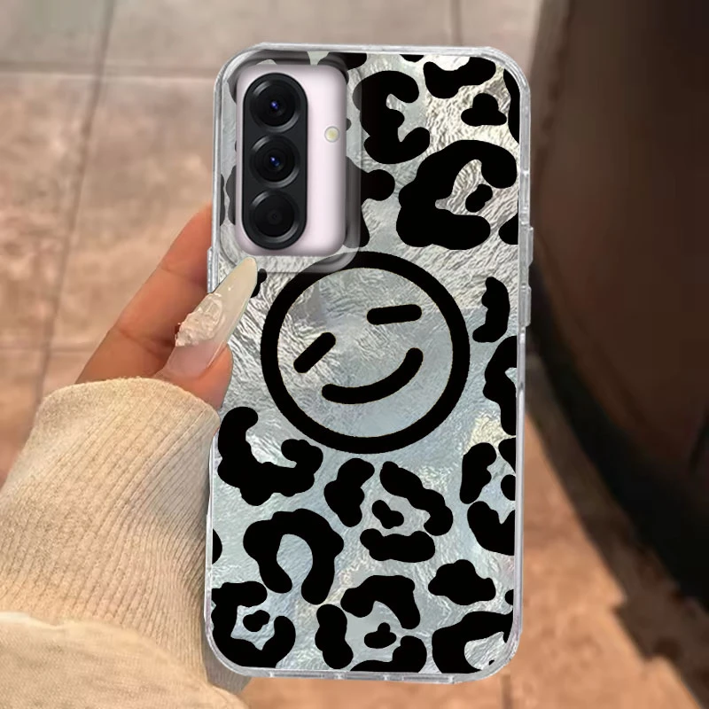 Para Samsung Galaxy A56 A55 A54 A53 A35 A36 A34 A07 A17 A06 A25 A16 A26 A22 A32 A15 funda de teléfono con patrón de vórtice de cara sonriente negra - imagen 4