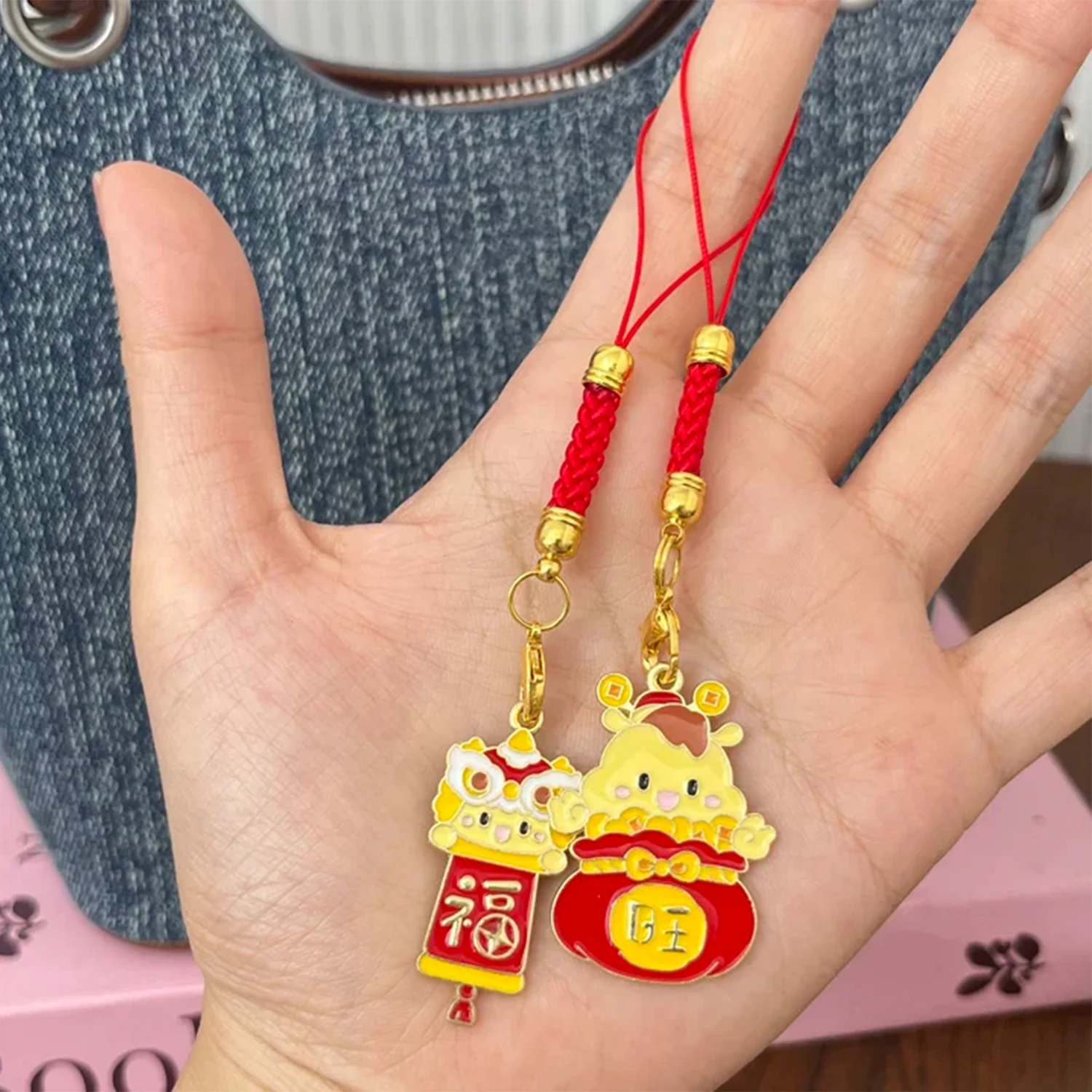 Cadena para teléfono móvil con dibujos animados para mujer, abalorio trenzado corto a la moda, correa para la muñeca, cordón antipérdida, adornos para teléfono - imagen 2