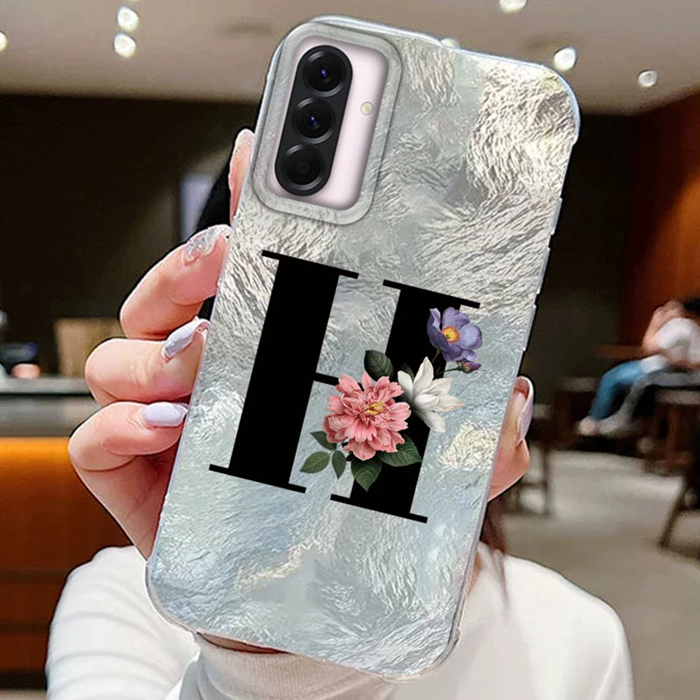 Negro A-Z letra flor gradiente láser para Samsung Galaxy A16 A36 A56 fundas de teléfono cubierta de silicona transparente suave protege el parachoques trasero - imagen 5