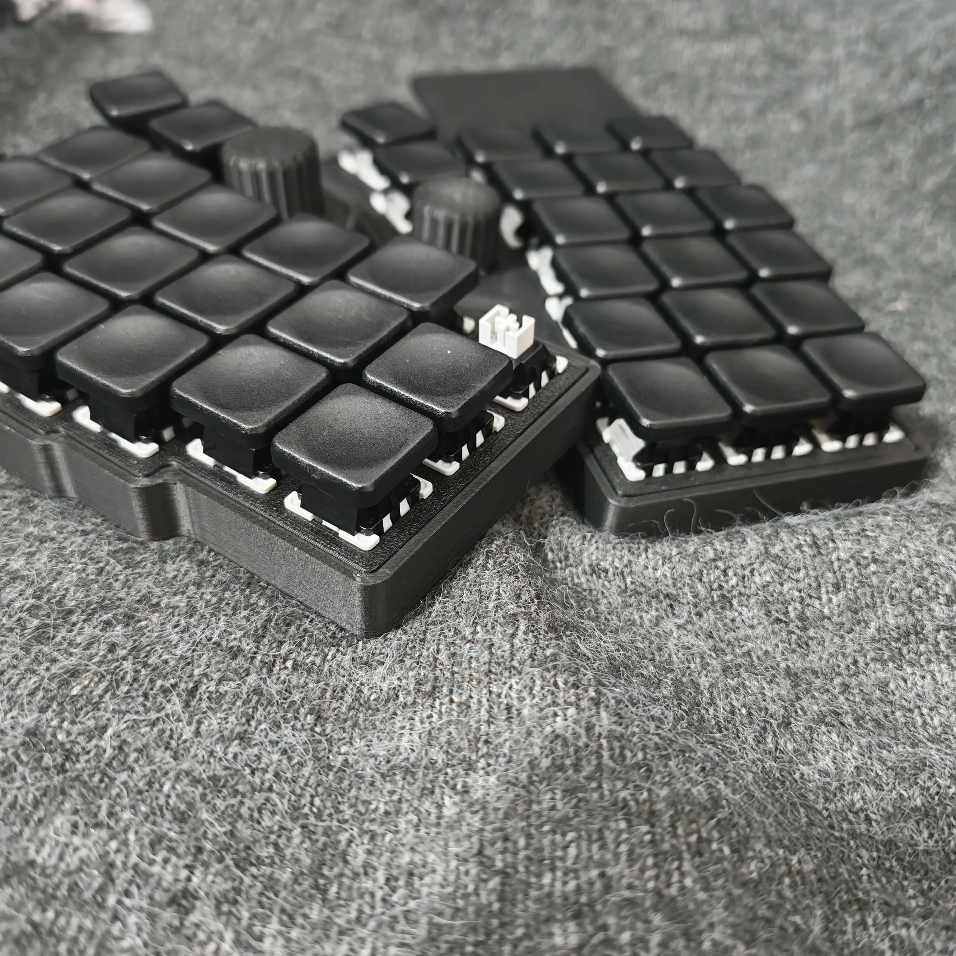 Nuevo Corne V4.1 36/42 Kit de teclado dividido personalizado RGB soporte ergonómico de intercambio en caliente a través de Procyon Touch Pad con perilla de ratón DIY MX - imagen 2