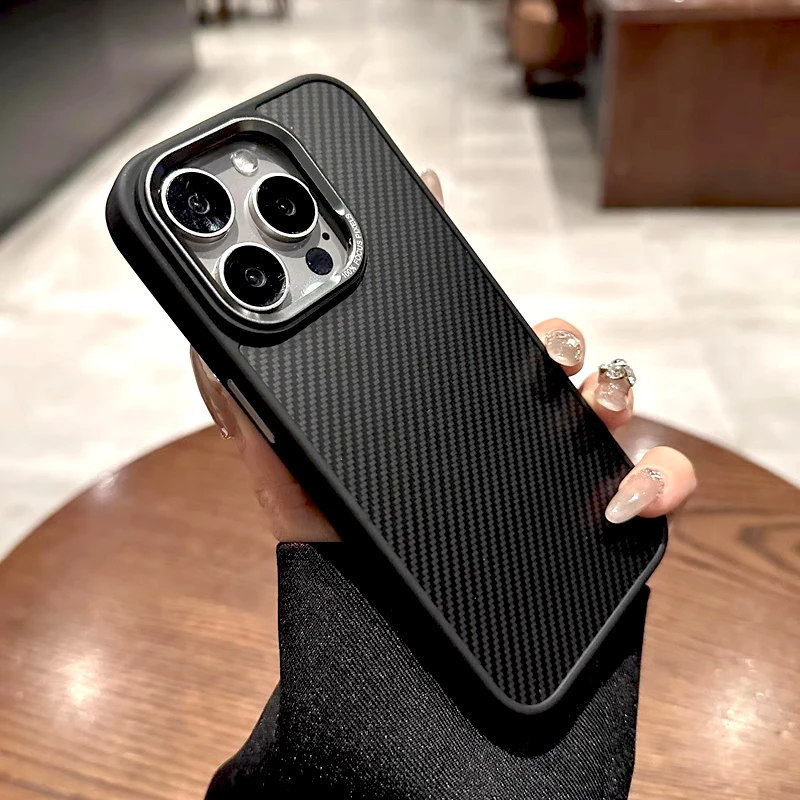Funda de fibra de carbono segura Mag de lujo para iPhone 16 15 14 13 12 11 Pro Max Plus 16Pro 15Pro 14Pro para cubiertas de carga inalámbrica Magsafe - imagen 2